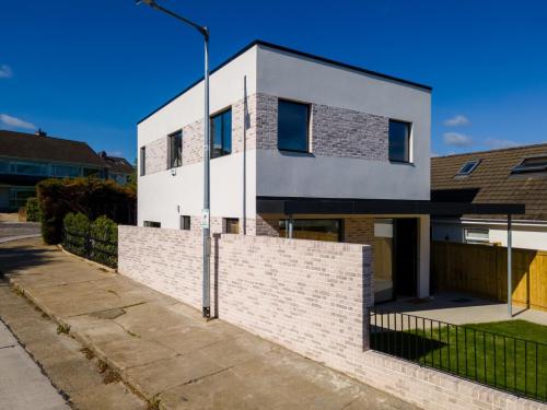 one-off-house-new-build-front-elevation-stone-builders-killiney-dublin-20