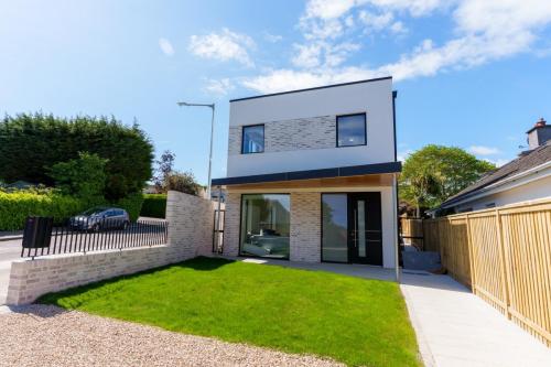 one-off-house-new-build-front-elevation-stone-builders-killiney-dublin-25