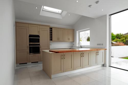kitchen-view-6-home-renovation-stone-builders-foxrock-park-deansgrange-blackrock