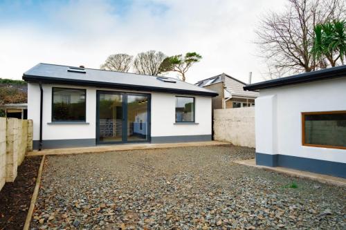 cottage-house-kitchen-extention-home-retrofit-rear-elevation-stone-builders-blackrock-dublin-23